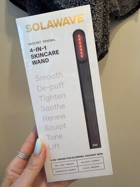 Solawave 4-in-1 Skincare Wand NEW